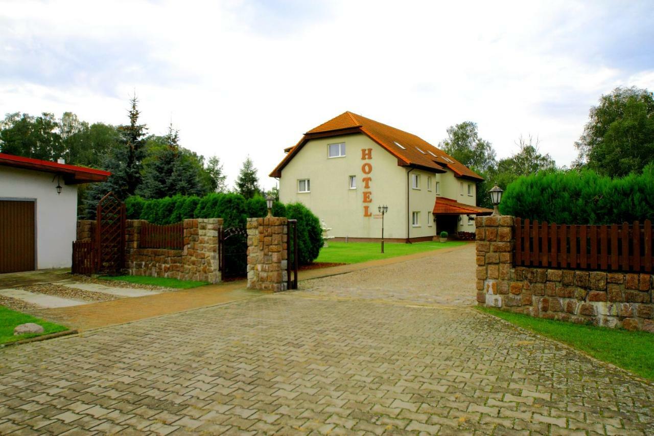 Restaurant&Hostel Broadway Kliniska Exterior foto