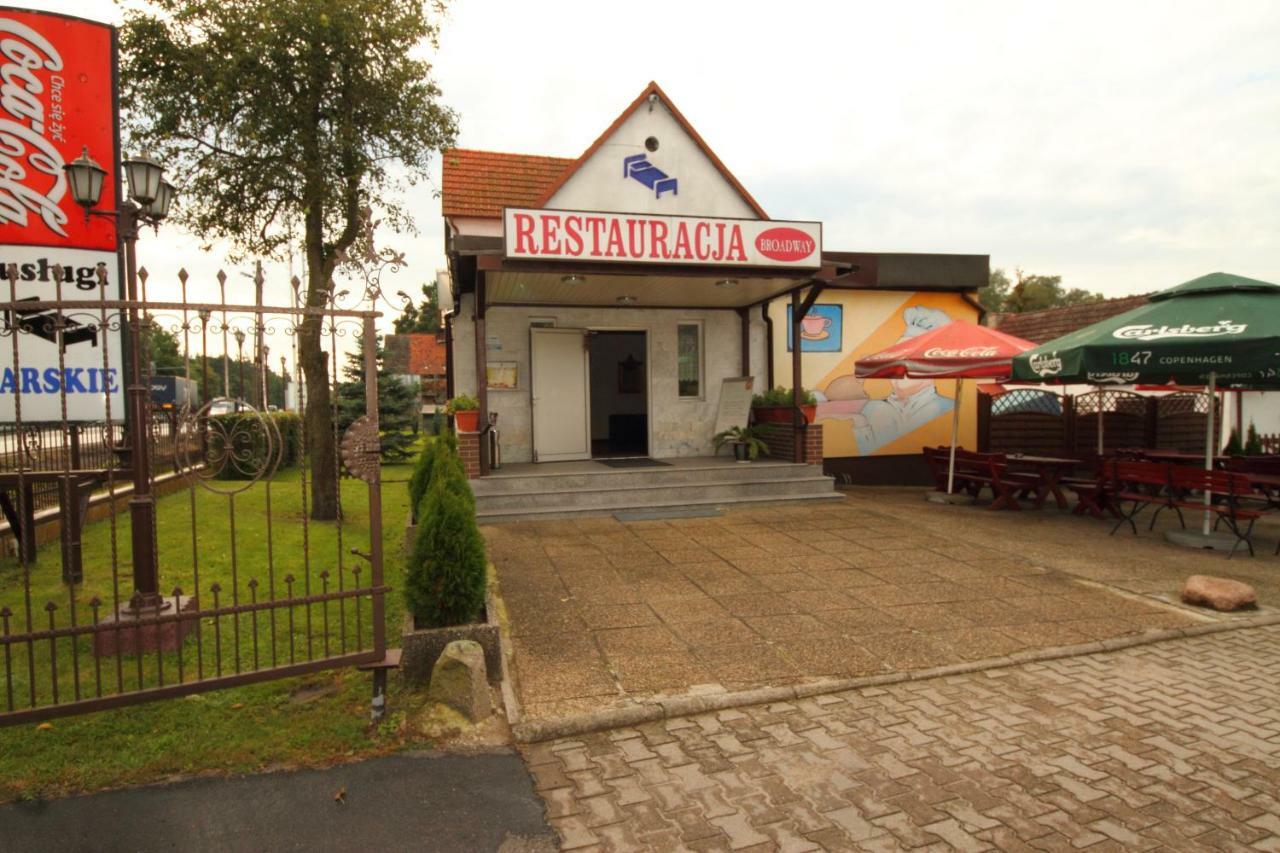 Restaurant&Hostel Broadway Kliniska Exterior foto